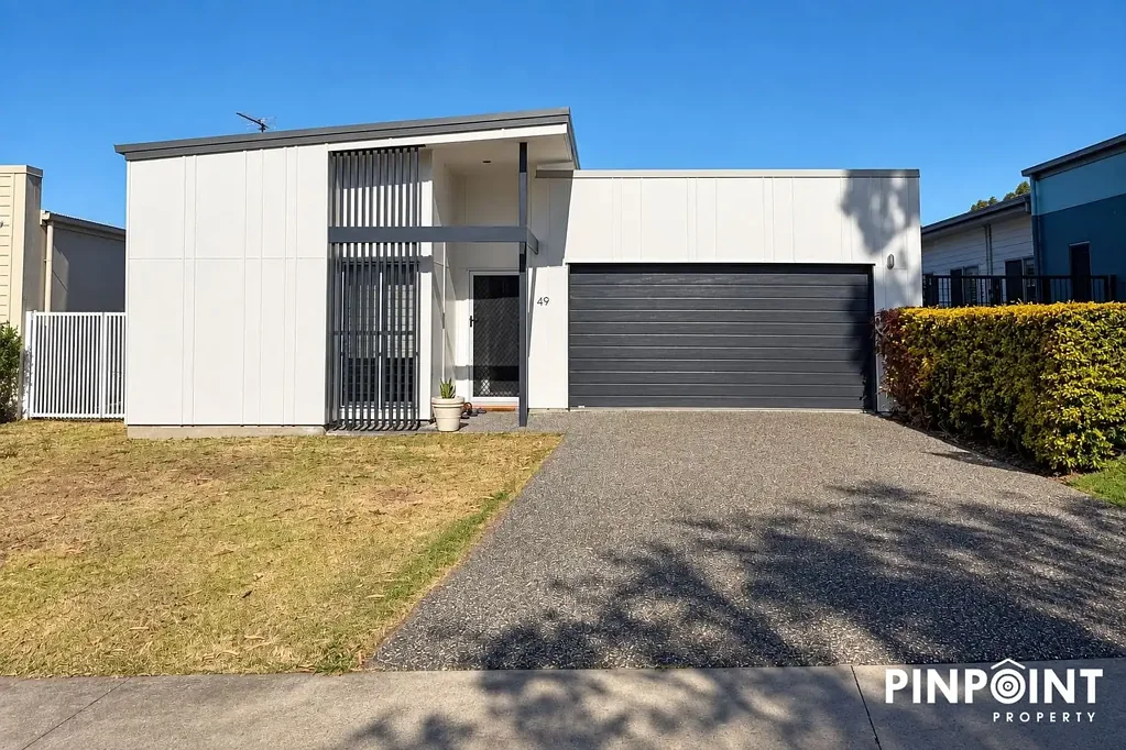 East Mackay 4 Bedroom Beachside Living in Exclusive Gated Community