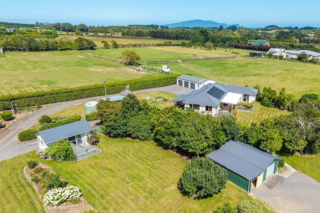 Te Horo 4房  LIVE THE DREAM AND ENHANCE YOUR LIFESTYLE!