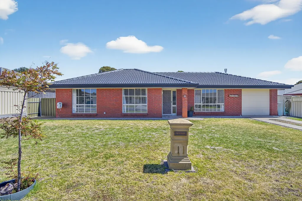 11 Dolphin Avenue, Encounter Bay, SA 5211