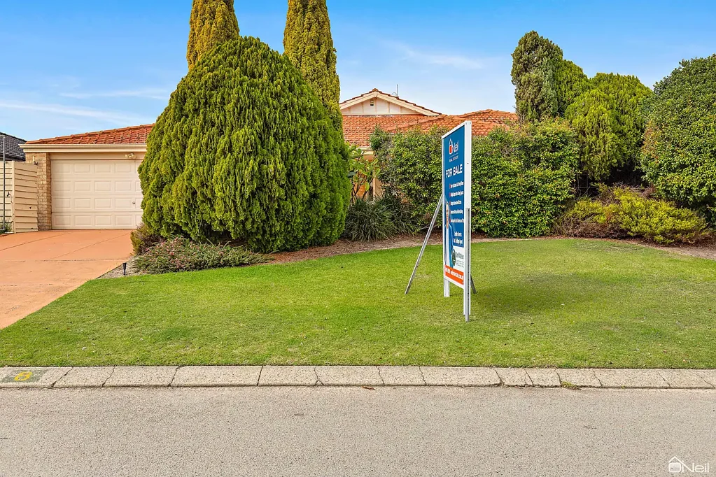 8 Waterway Cove, Seville Grove, WA 6112