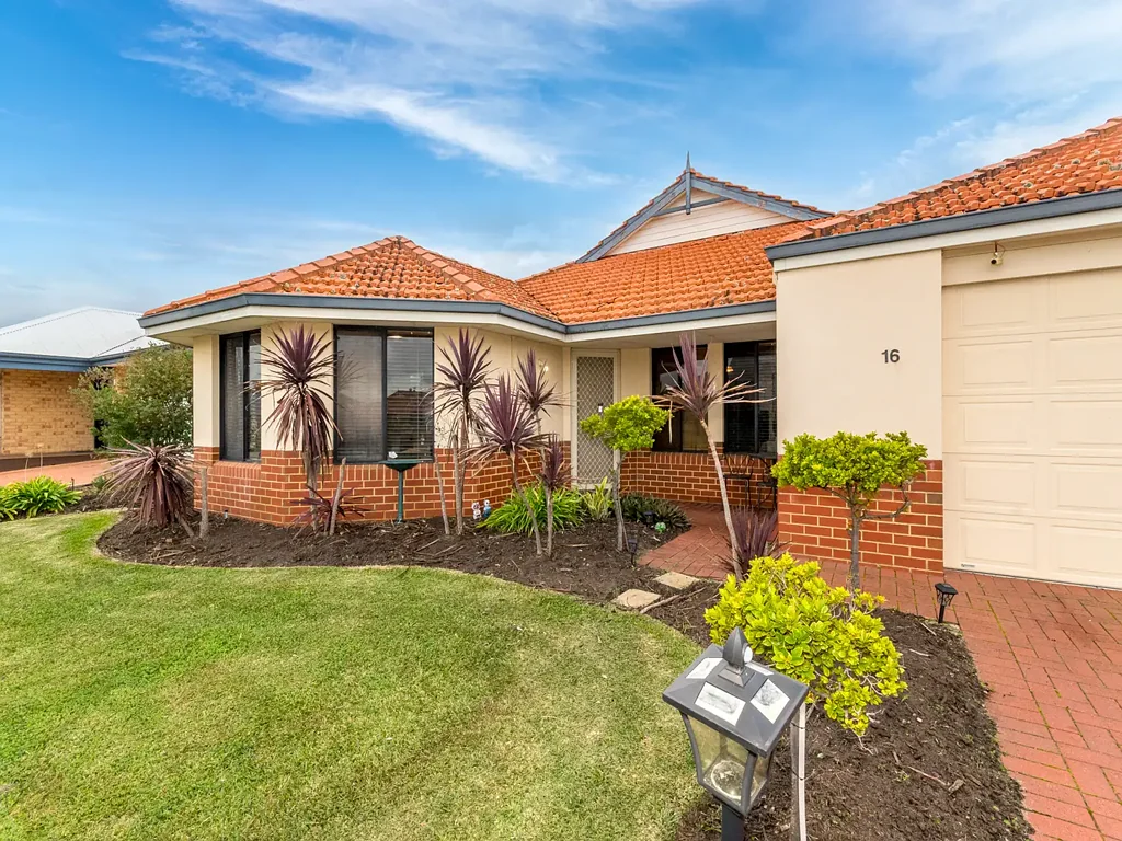 16 Sheriff Circuit, Wattle Grove, WA 6107