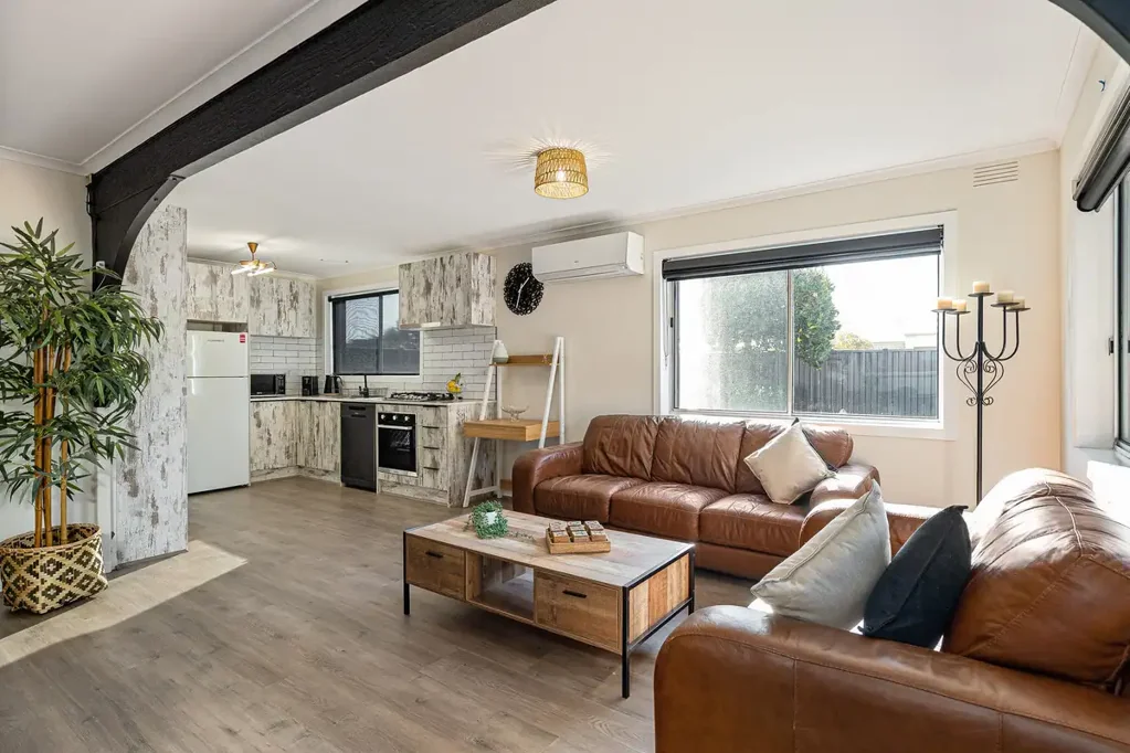 Ground Floor 2 bedroom Apartment - Rent Includes Utilities