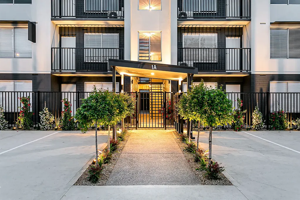 Bright & Modern Ground Floor Unit