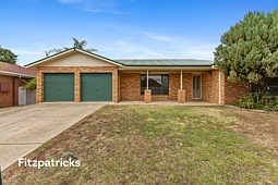 75 Grevillea Crescent, Lake Albert