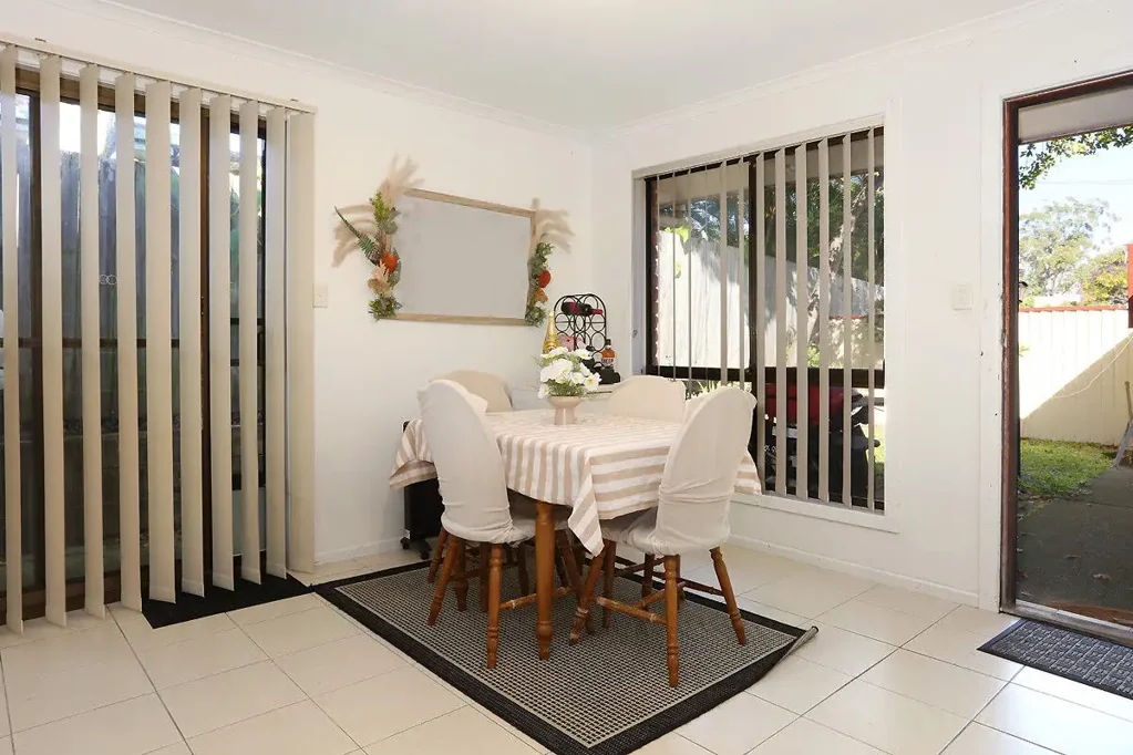 Labrador 2બેડરૂમ Prime Labrador Renovator Opportunity — Transform 2/233 Central Street your way