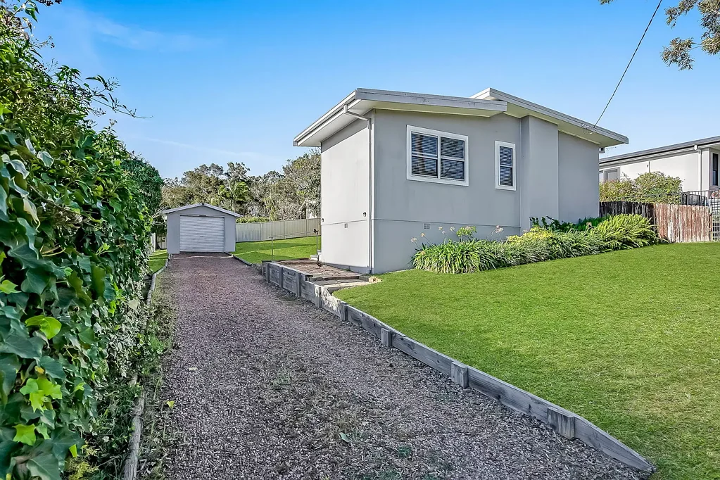 10 Kevin Street, Mannering Park, NSW 2259