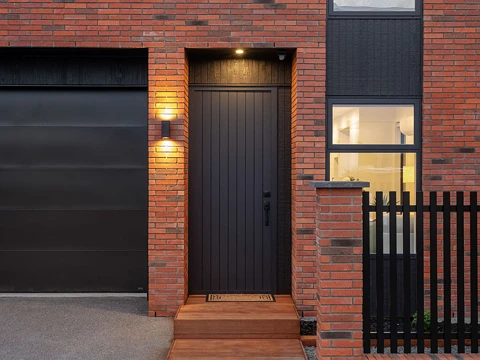 Cambridge 3房  Quality townhouse, superior location.