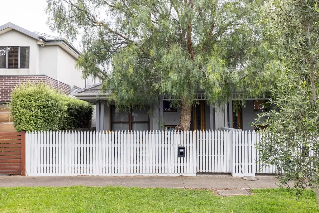 Expansive Family Living in the Heart of Newport  - MORE PHOTOS TO COME