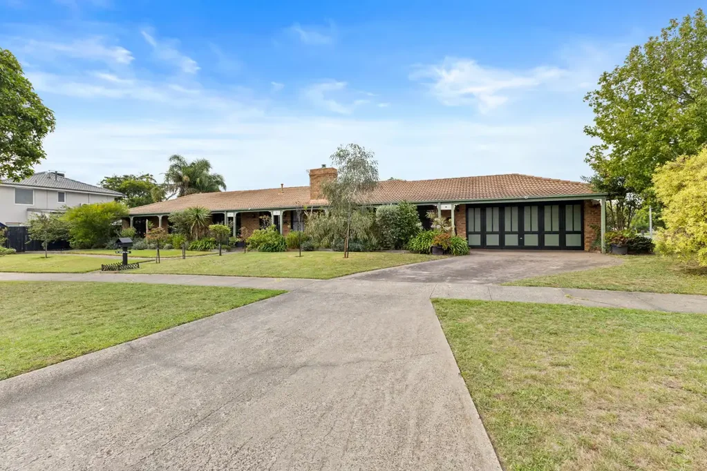Traralgon 4침실 Spacious Living, Work-from-Home Flexibility & Outdoor Entertaining