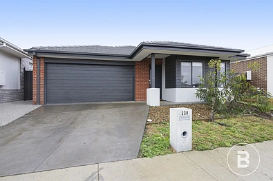 Alfredton 4房  MODERN FAMILY HOME IN POPULAR ALFREDTON