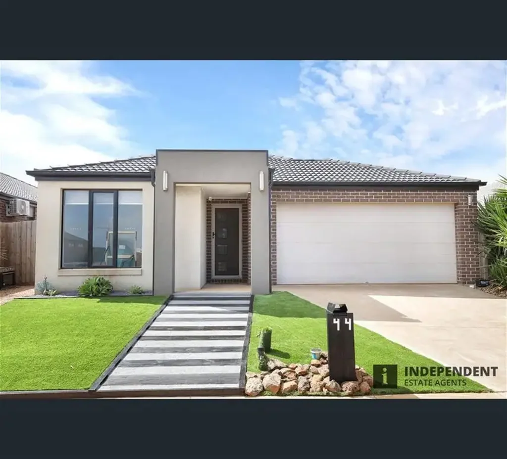 $480 Per Week/4 Bed/2bath/2 Living Areas