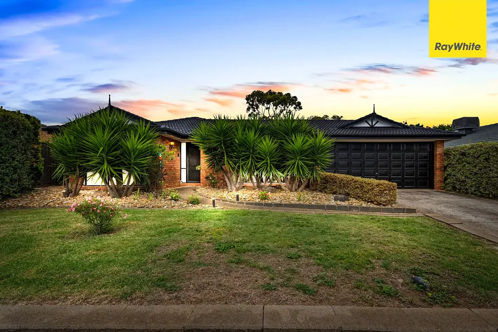 16 Cahill Drive, Brookfield, VIC 3338
