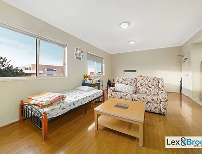 63/17 Warby St, Campbelltown, Macarthur Region, 2房, 2浴, Apartment