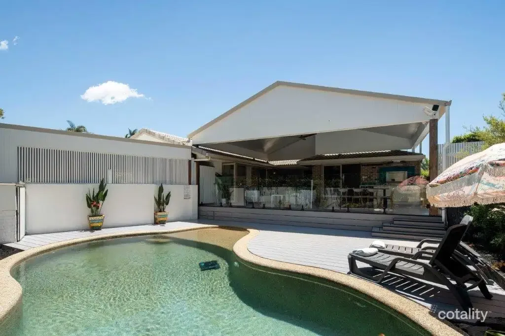 Tropical Oasis Home In Burleigh Waters- Pool & Garden Maintenance Included