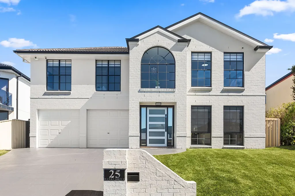 Shell Cove 4房  Grand Coastal Residence with Water Views