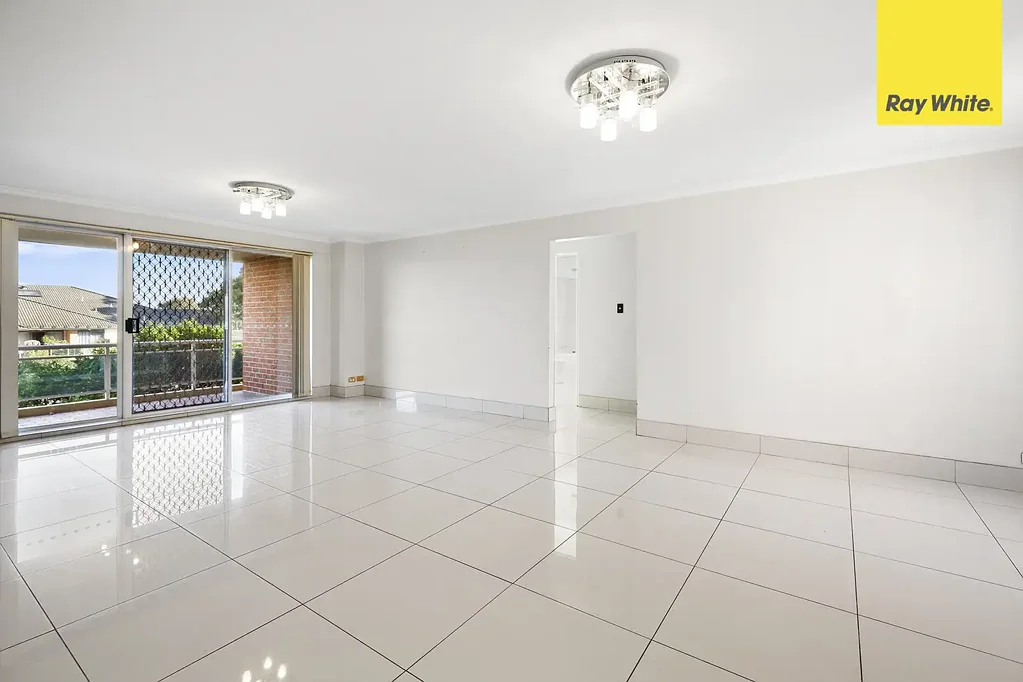 Spacious 3 Bedroom Unit in a Convenient Location
