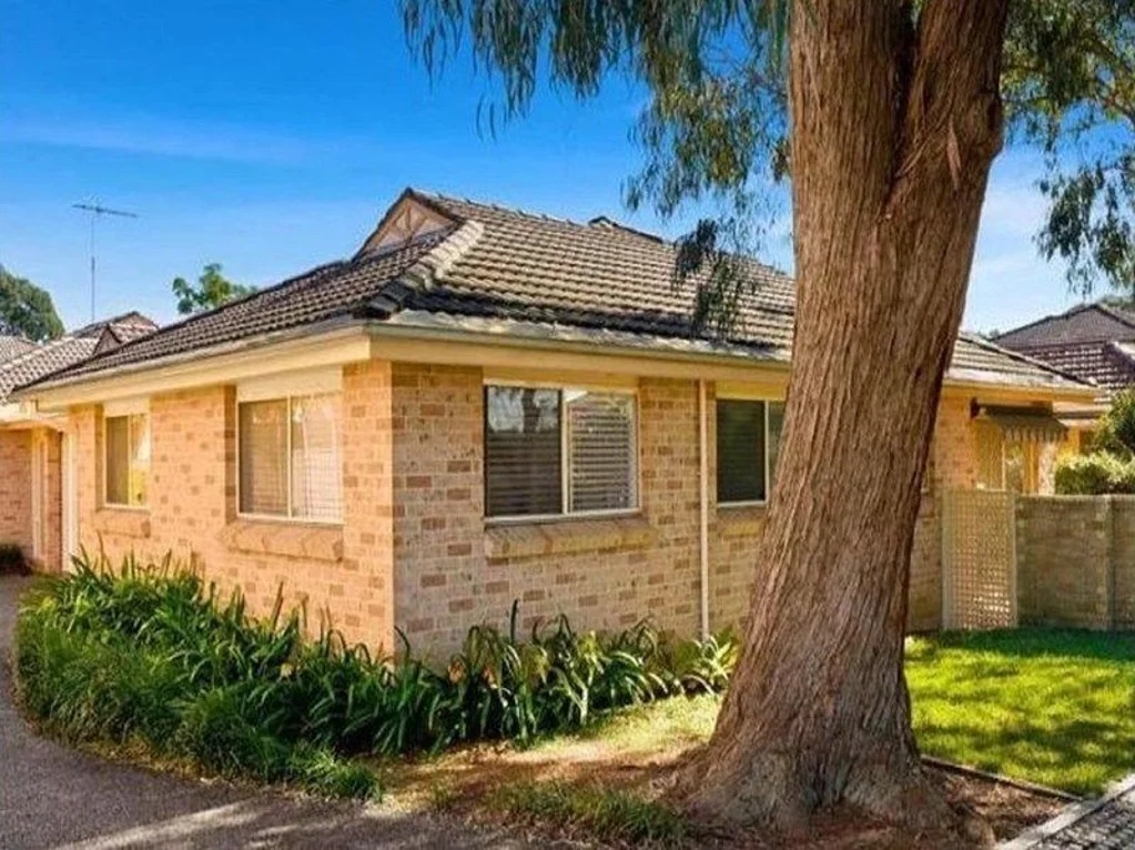 Caringbah 3غرفة نوم Stylish Single-Level Villa