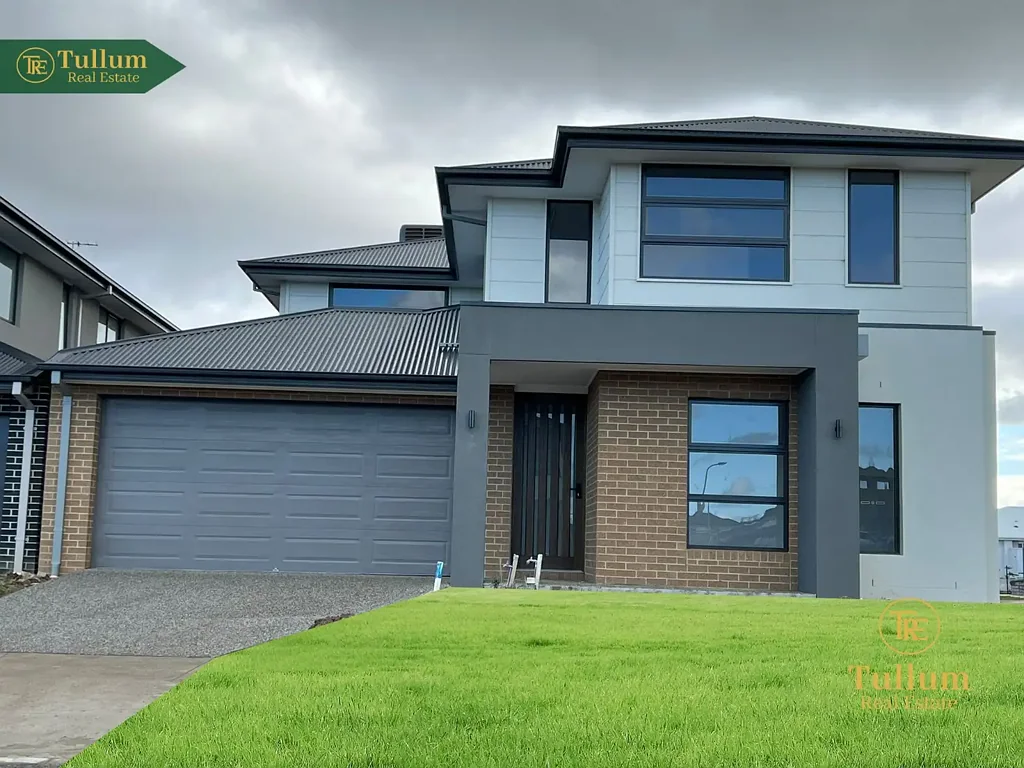Doble Storey House For Lease!