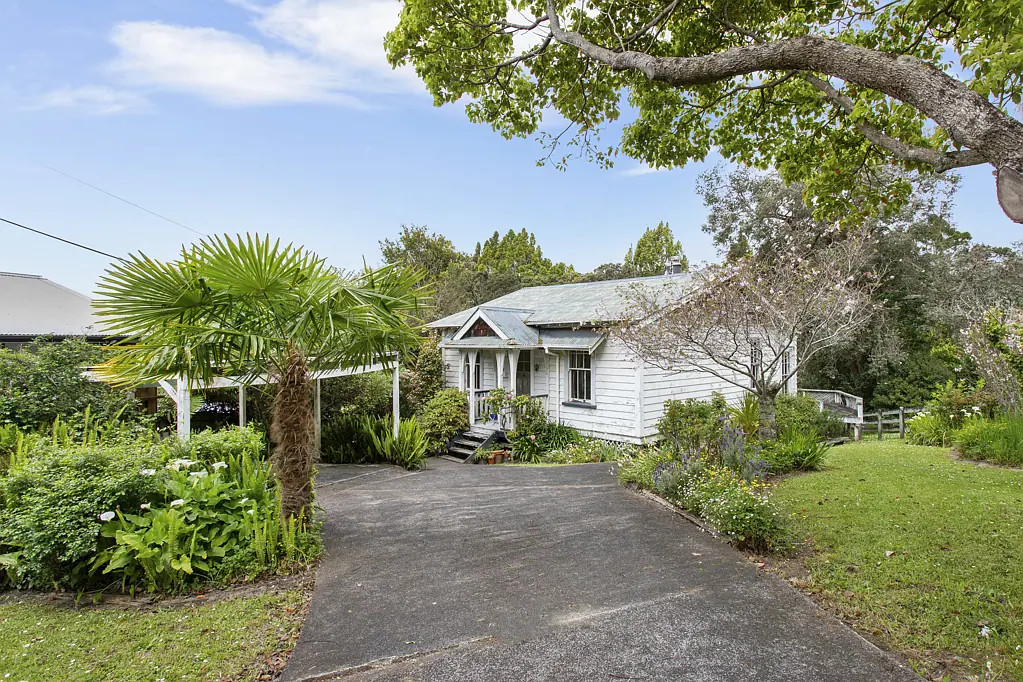 44 Grassmere Road, Henderson Valley, Waitakere City, Auckland