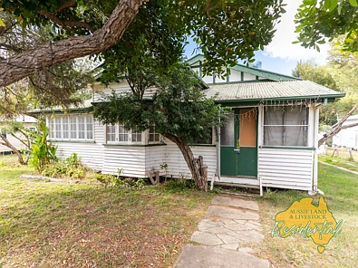 Eidsvold 2房  Renovator's Delight on a Huge 1,184m² Block