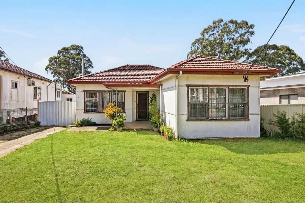 Cabramatta 3कमरा Developer's Opportunity - Build, Invest or Live Close to Everything