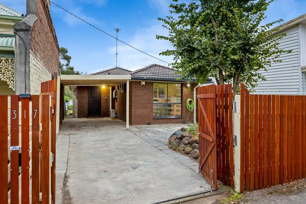 317 Armstrong Street North, Soldiers Hill, VIC 3350