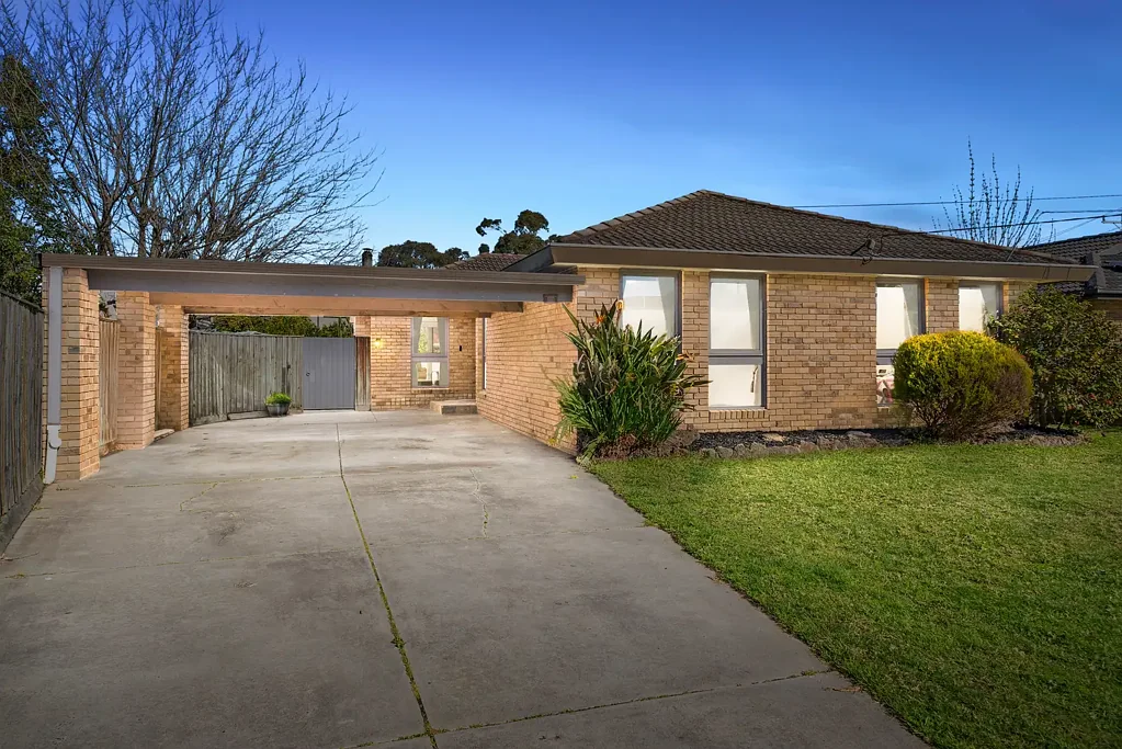 Wheelers Hill 4 Bedroom Endless potential on 836m² in Wheelers Hill