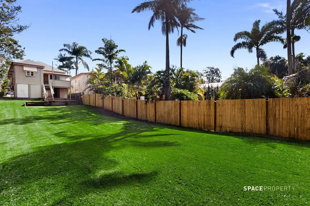 Family-Friendly Home with an Enormous Backyard in the Heart of Paddington