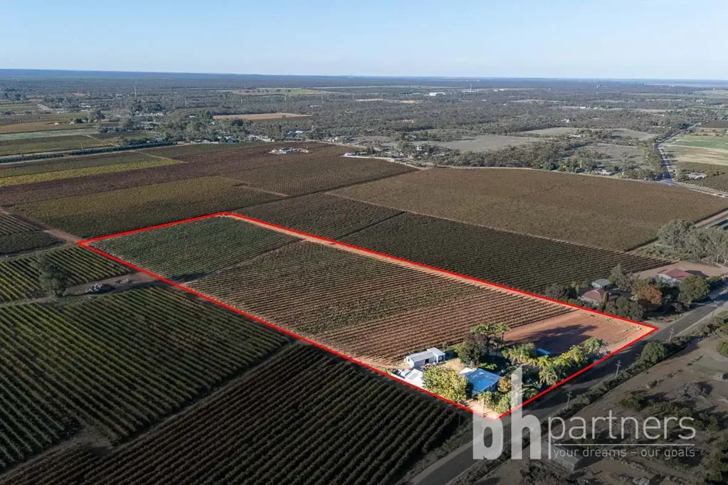 Monash 3房  Welcome to 131 Lobban Road, Monash - A Premium Lifestyle & Investment Opportunity
