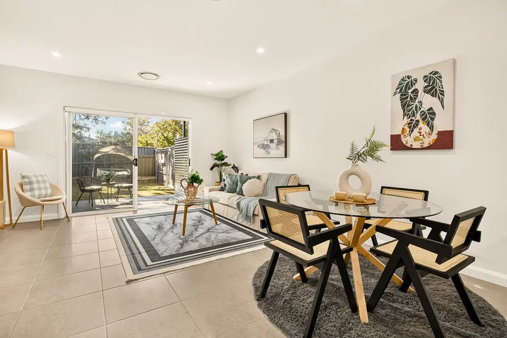 Wentworthville 3બેડરૂમ Versatile Three-Bedroom Townhouse | Low Strata $666.88 pq