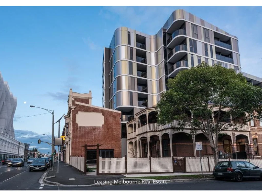ONE BEDROOM IN THE HEART OF HAWTHORN