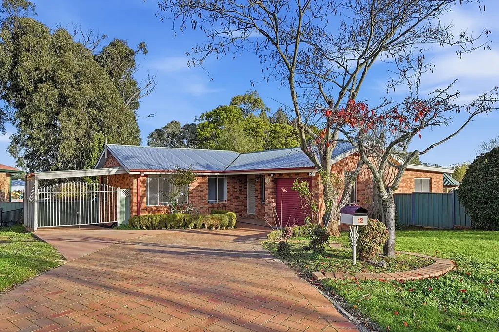 Orange 4 Slaapkamer Affordable, Value-Packed Family Living