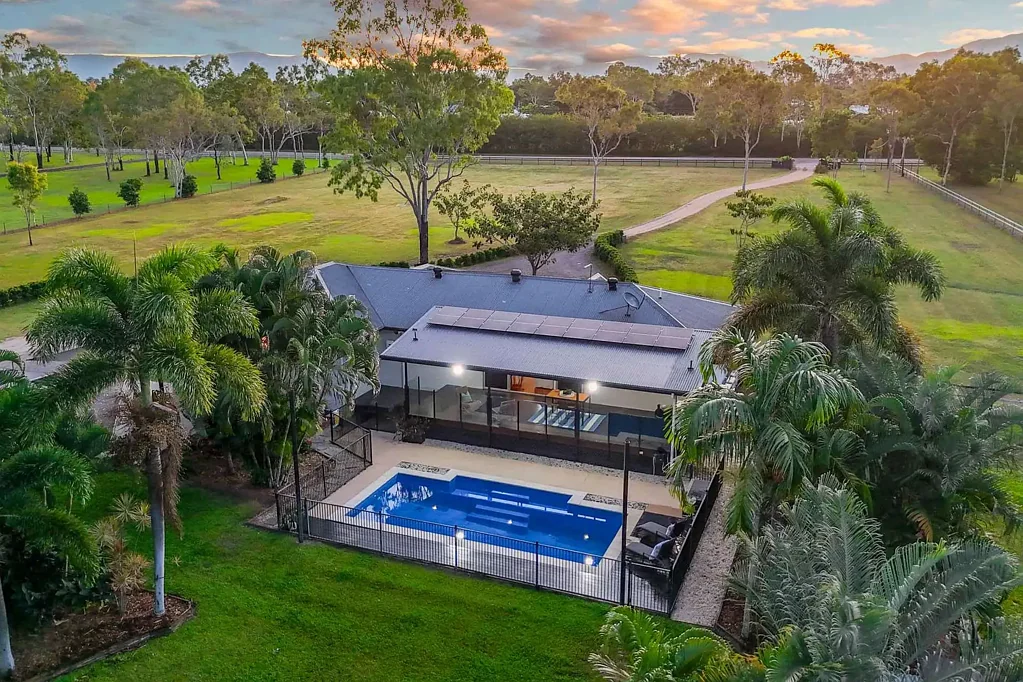 Alice River 4 Bedroom Country Charm