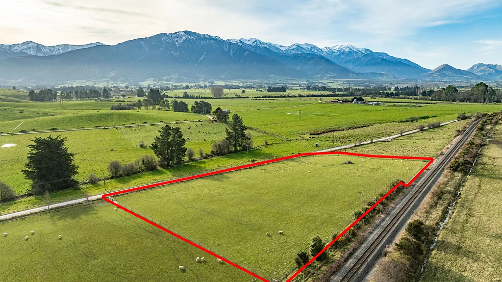 Kaikoura  Where mountains meet the sea