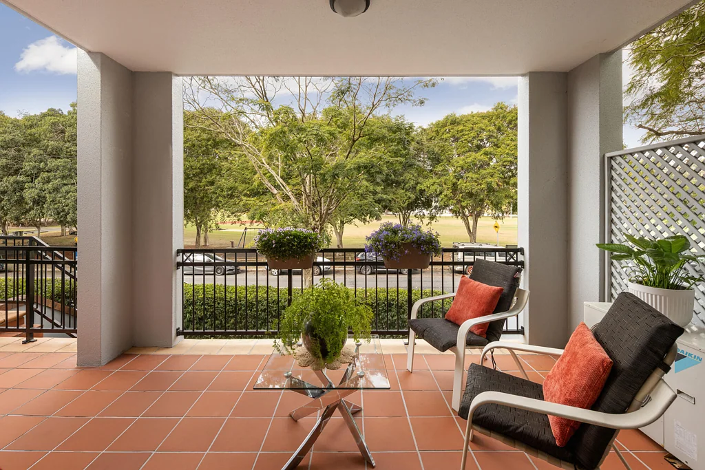 Taringa 3कमरा Elegant townhome in blue ribbon park side location