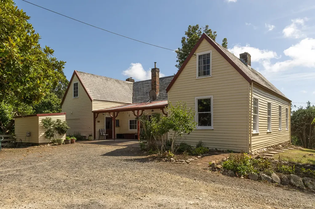 Ulverstone Heritage Home on 6.6 Hectares with Income Potential and Country Charm