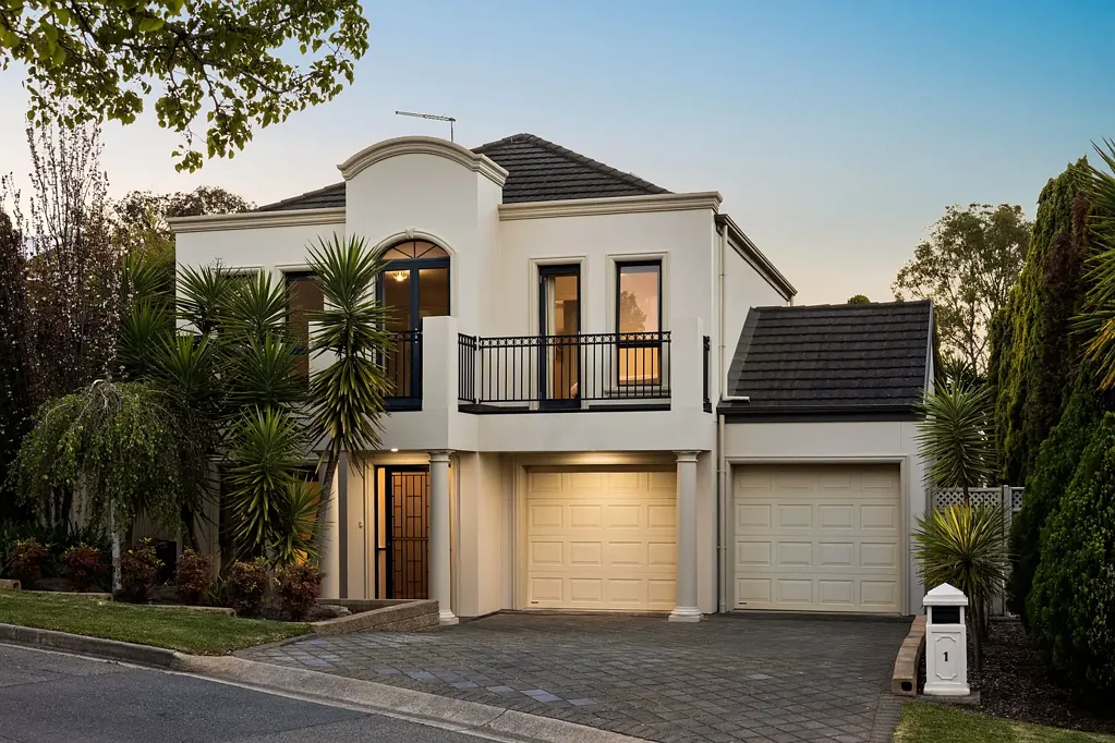 Golden Grove 3Zimmer Family Scale with Alfresco Finesse in Leafy Golden Grove.