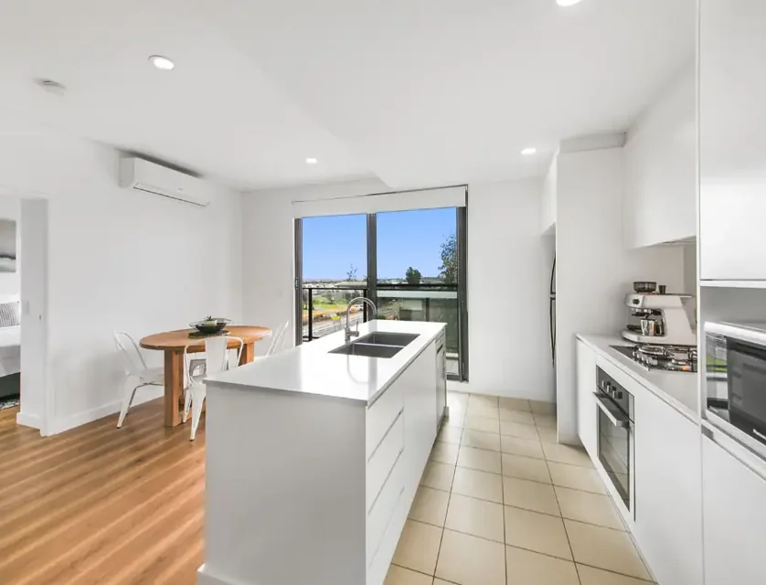 204/21 Hezlette Road, North Kellyville, Central Tablelands, 2 ਕਮਰੇ, 2 ਬਾਥਰੂਮ, Apartment