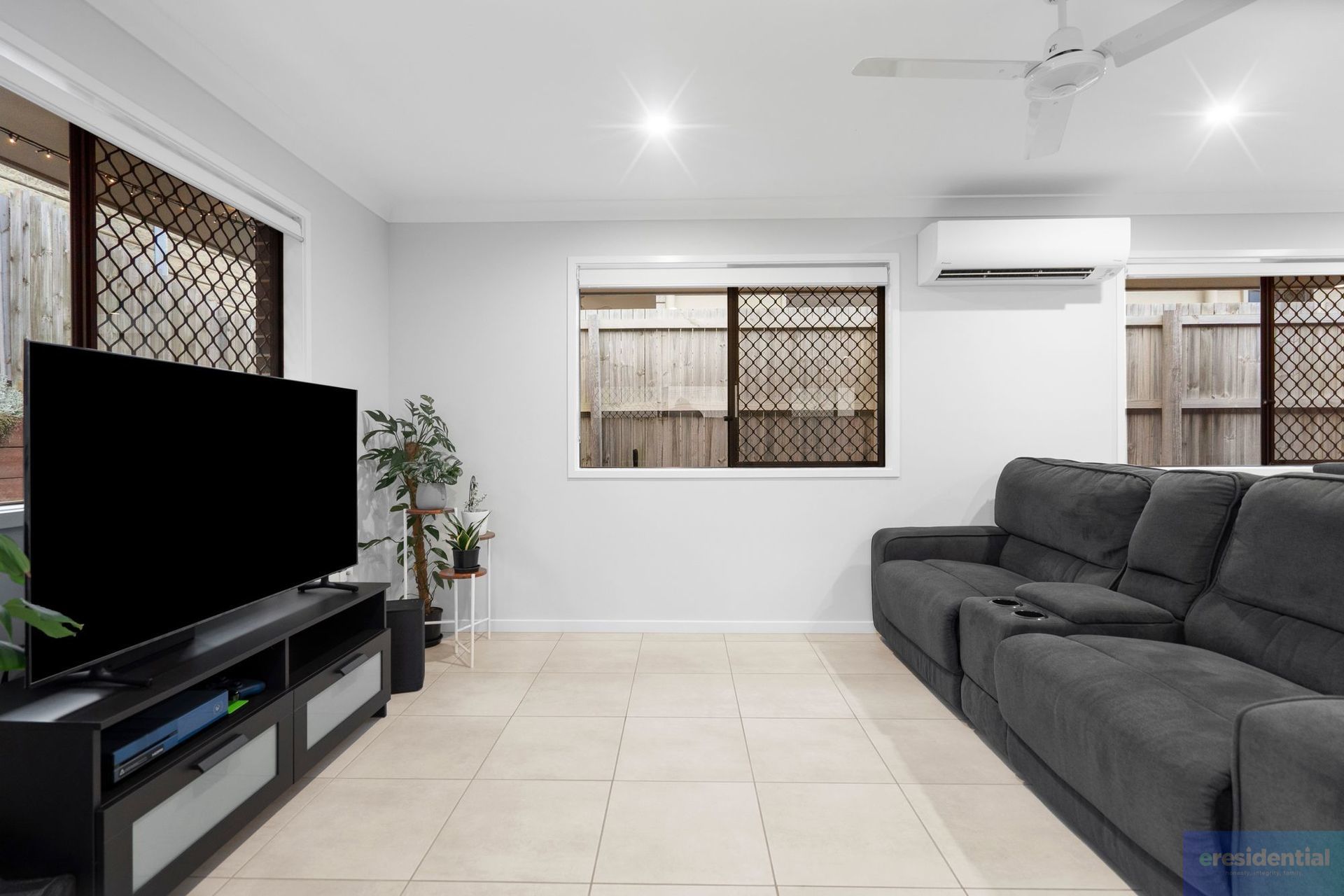 86 SAMFORD DR, HOLMVIEW QLD 4207, 0 Bedrooms, 0 Bathrooms, House