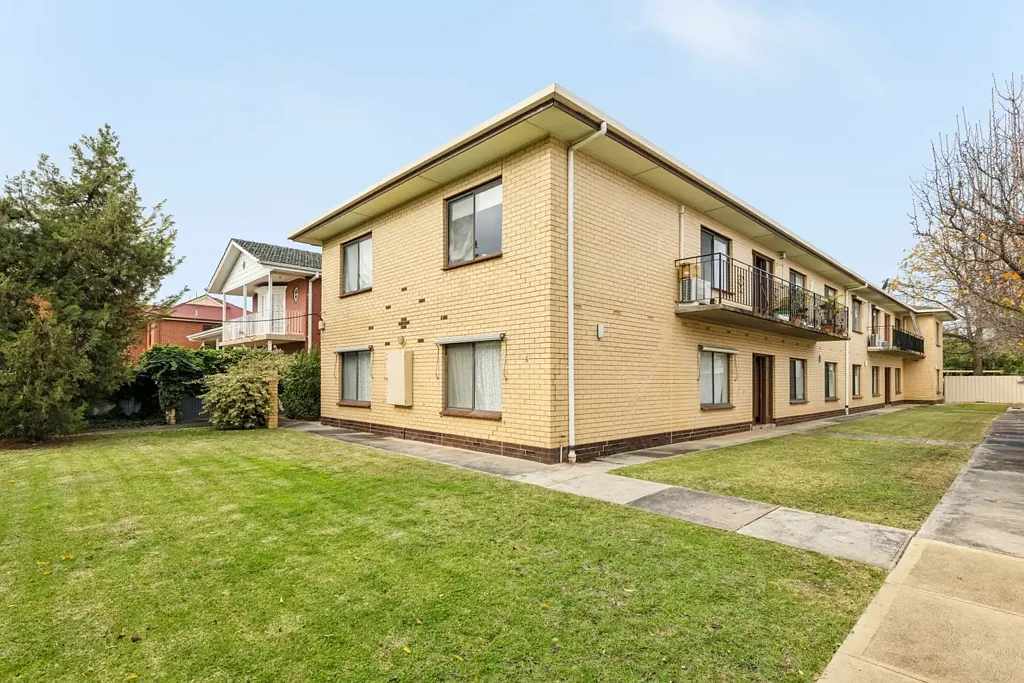 Extra-Large Renovated Unit – All the Space and Comfort of a House