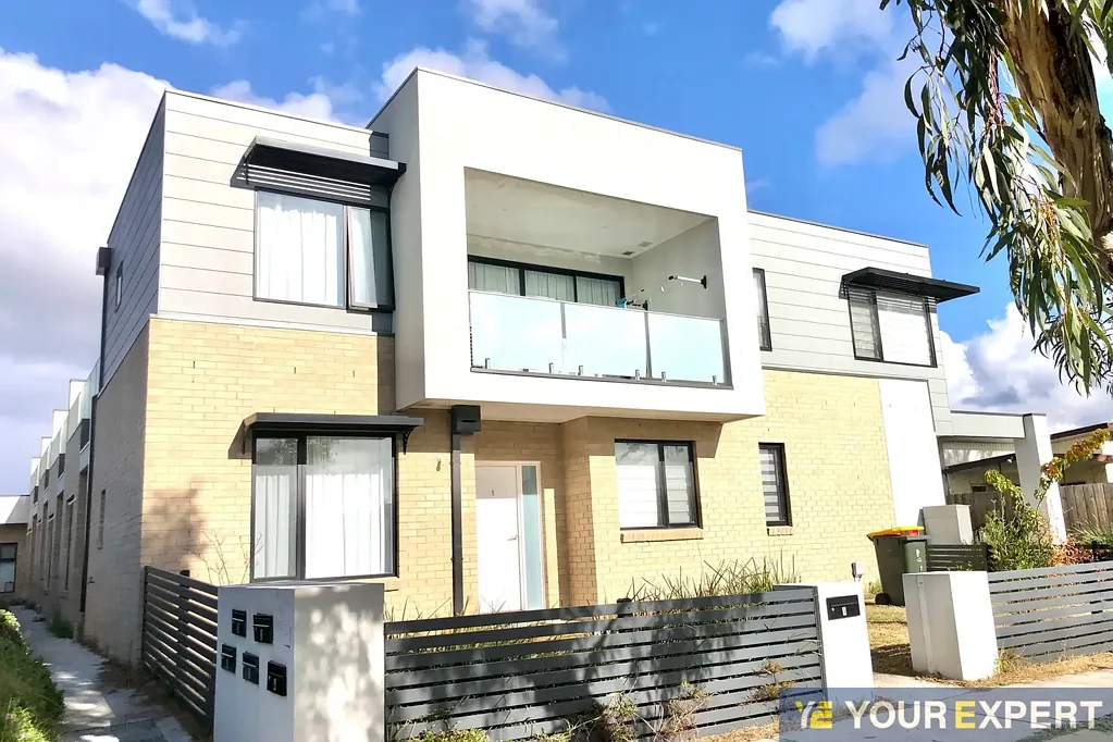 Near-New Sunlight Filled Townhouse with Dual Ensuites