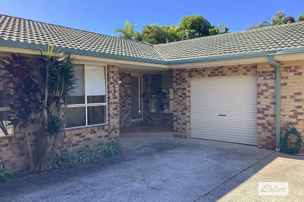 Modern Coastal Living - Low-Maintenance 3-Bedroom Duplex