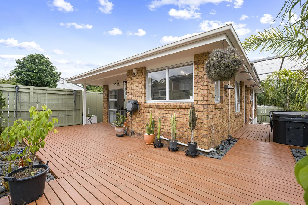 Mount Albert 3Zimmer Brick & Tile Stand Alone Home