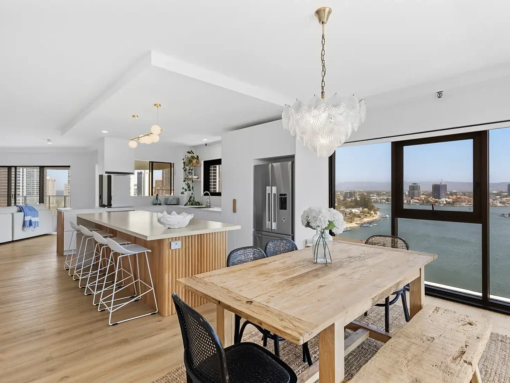 Stunning 3 bedroom apartment with Ocean Views