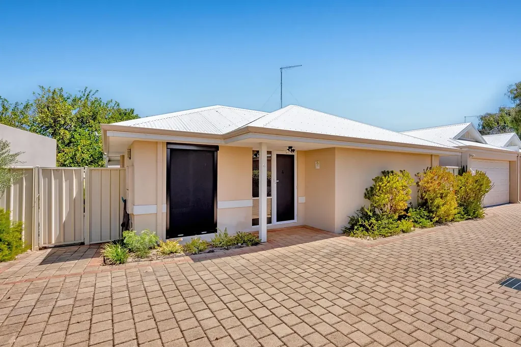 4/19 McKerracher Street, Dudley Park, WA 6210