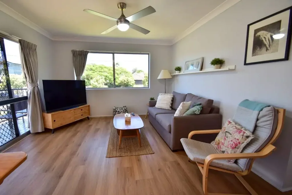 FULLY FURNISHED PRIME BULIMBA LIFESTYLE WITH SPACE, COMFORT & CONVENIENCE