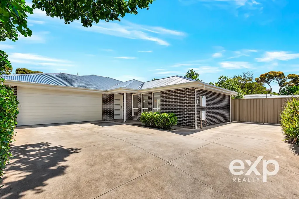 Valley View 3房  Looking for that modern home with a double garage ? You are in luck.