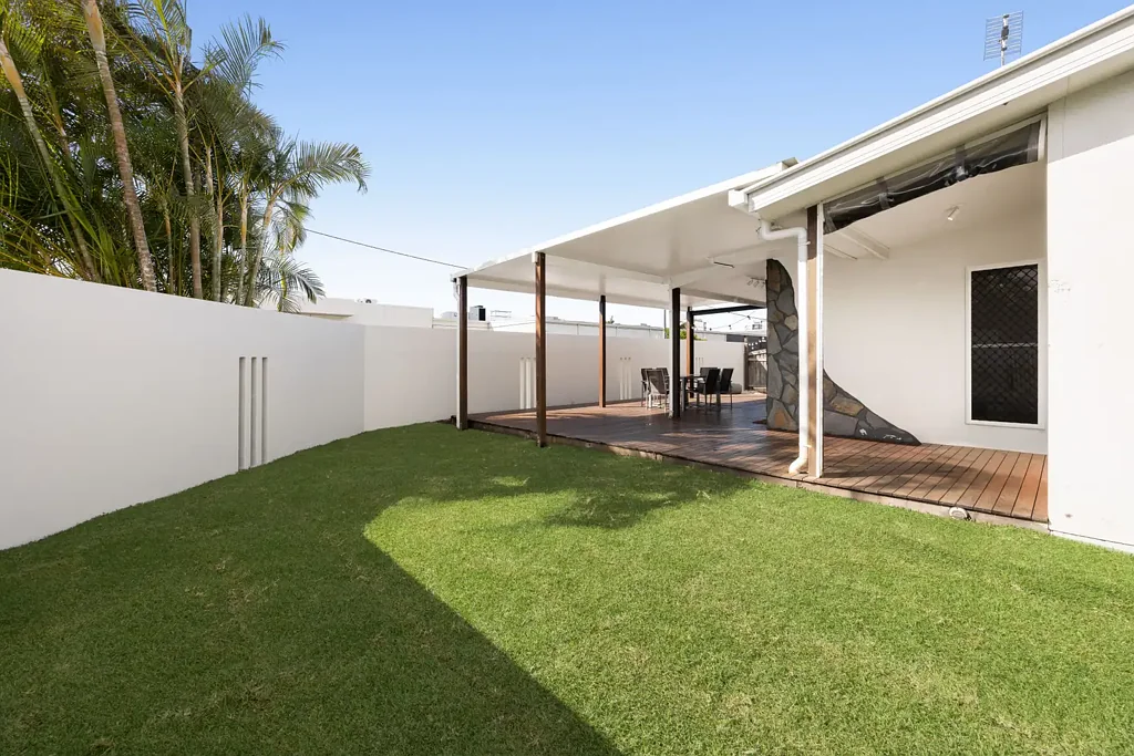 Maroochydore 3 Slaapkamer Turnkey Living in Blue-Chip Location - 900m To The Sand