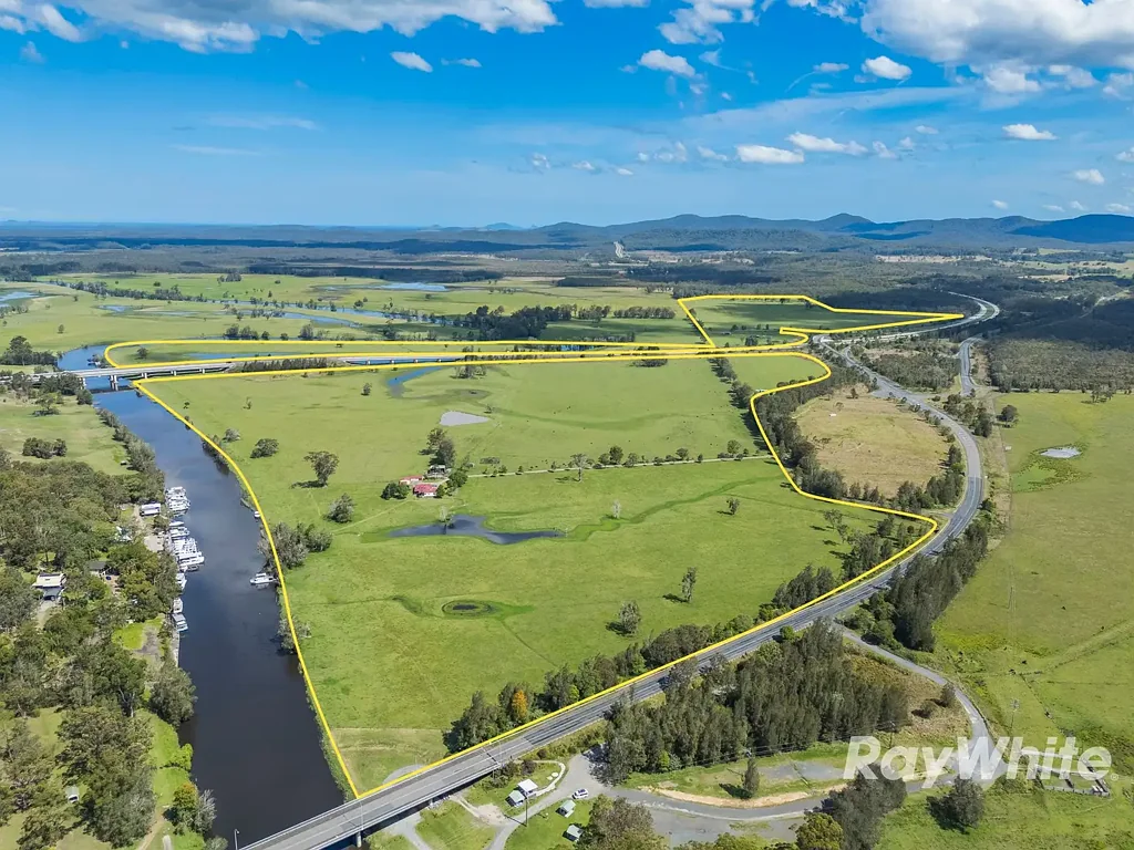 Bulahdelah  INCOME and LOCATION