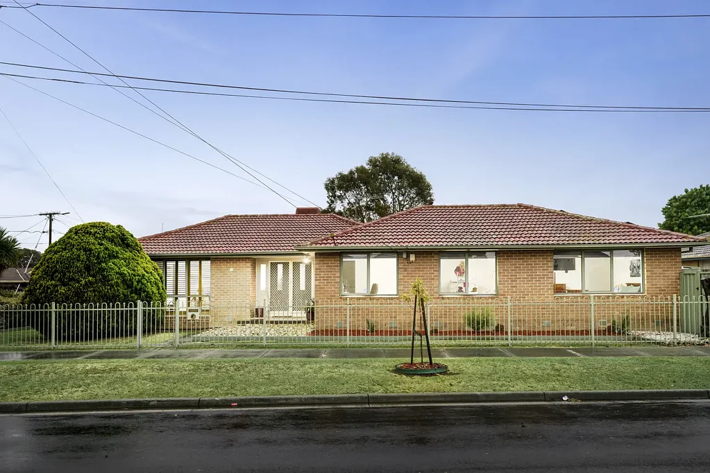 Melton South 5ਬੈੱਡਰੂਮ Rare Family Home On a Corner Block